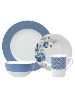 Blue and white porcelain set